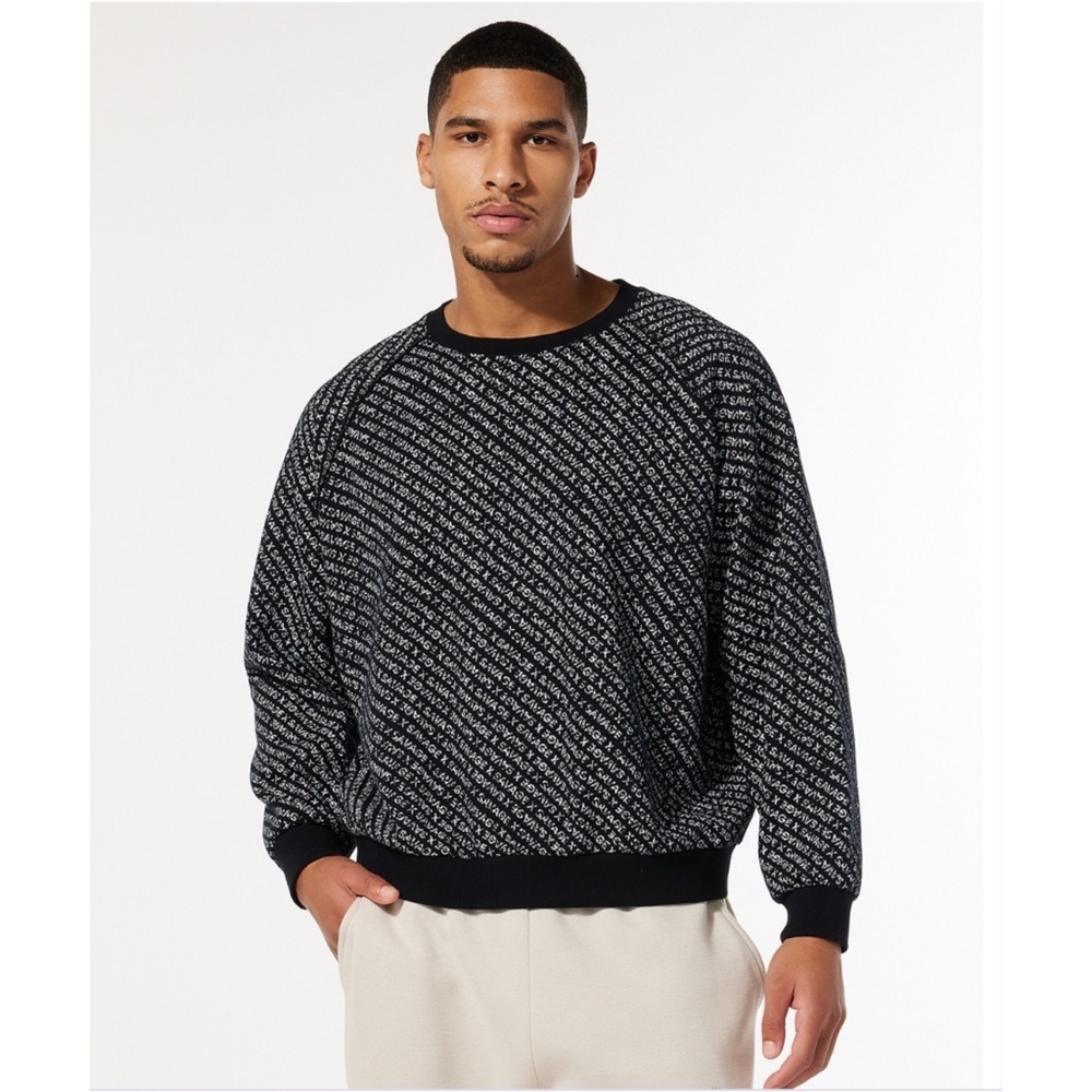 SAVAGE X FENTY Essential Stacked Monogram Raglan Crewneck Sweatshirt Size M